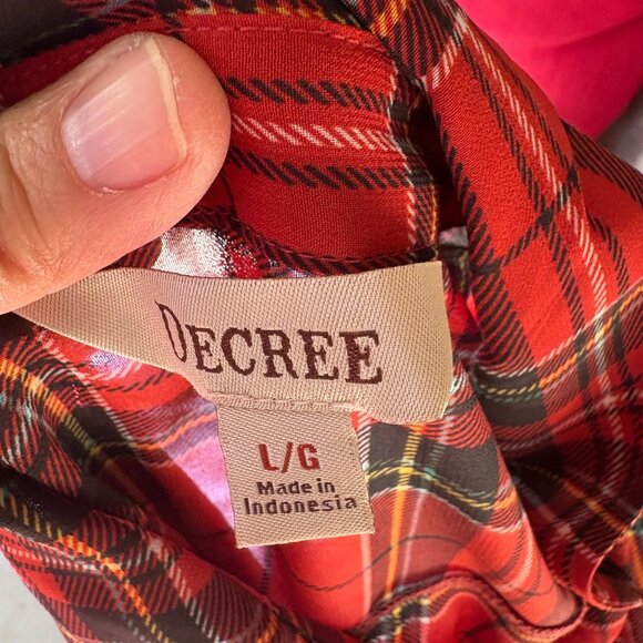 Decree Red Plaid Button Up Shirt Size Large Lightweight Long Sleeve Top - Picture 8 of 8